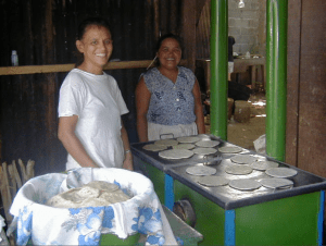Cooking tortillas on an ecofogòn.